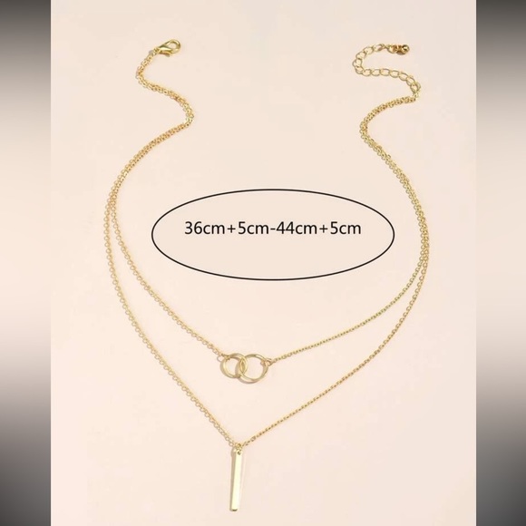 Geometric layered chain necklace with circle and bar pendants gold - Picture 6 of 9